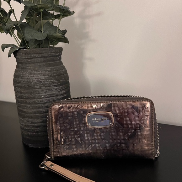 Michael Kors Bronze Logo Wristlet - Picture 1 of 5